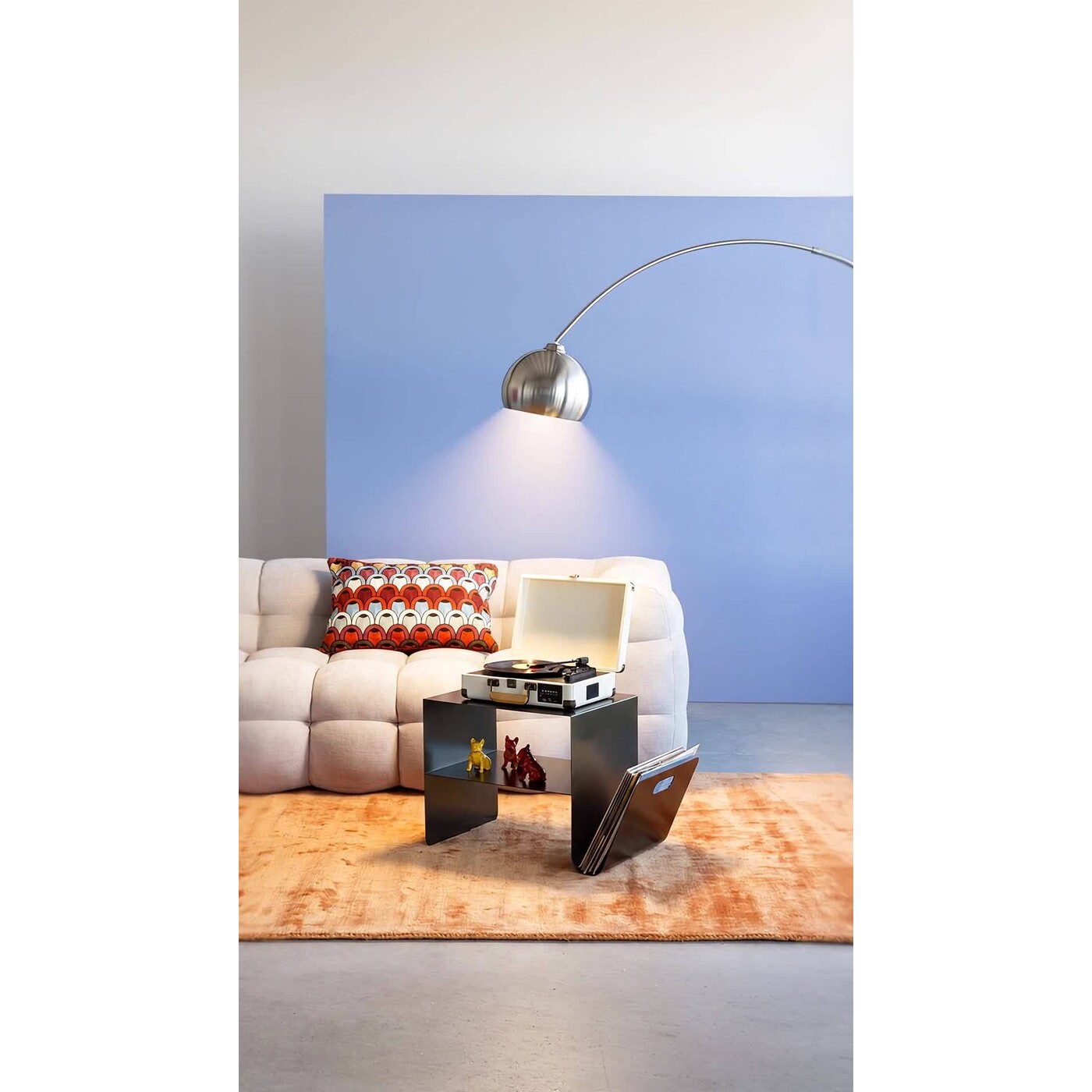 Side Table Lounge News Dark Bronze