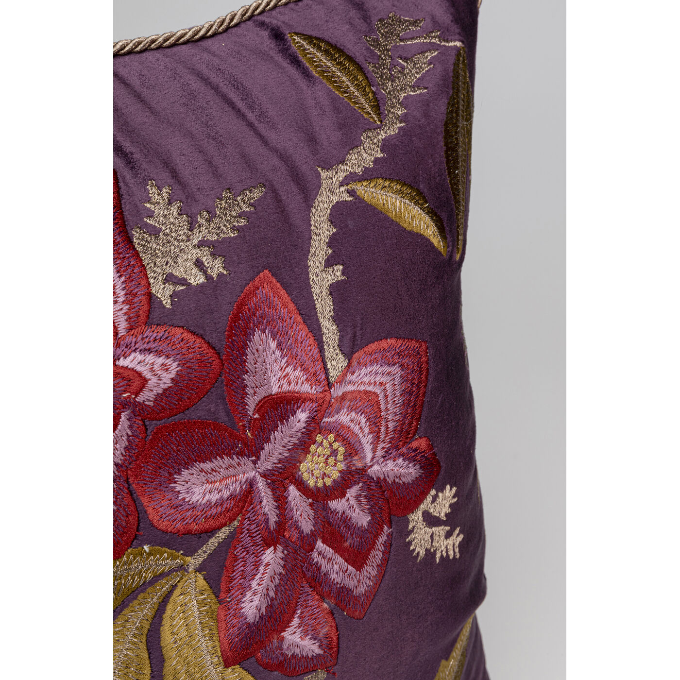 Подушка Lovely Flowers Purple 50x50cm
