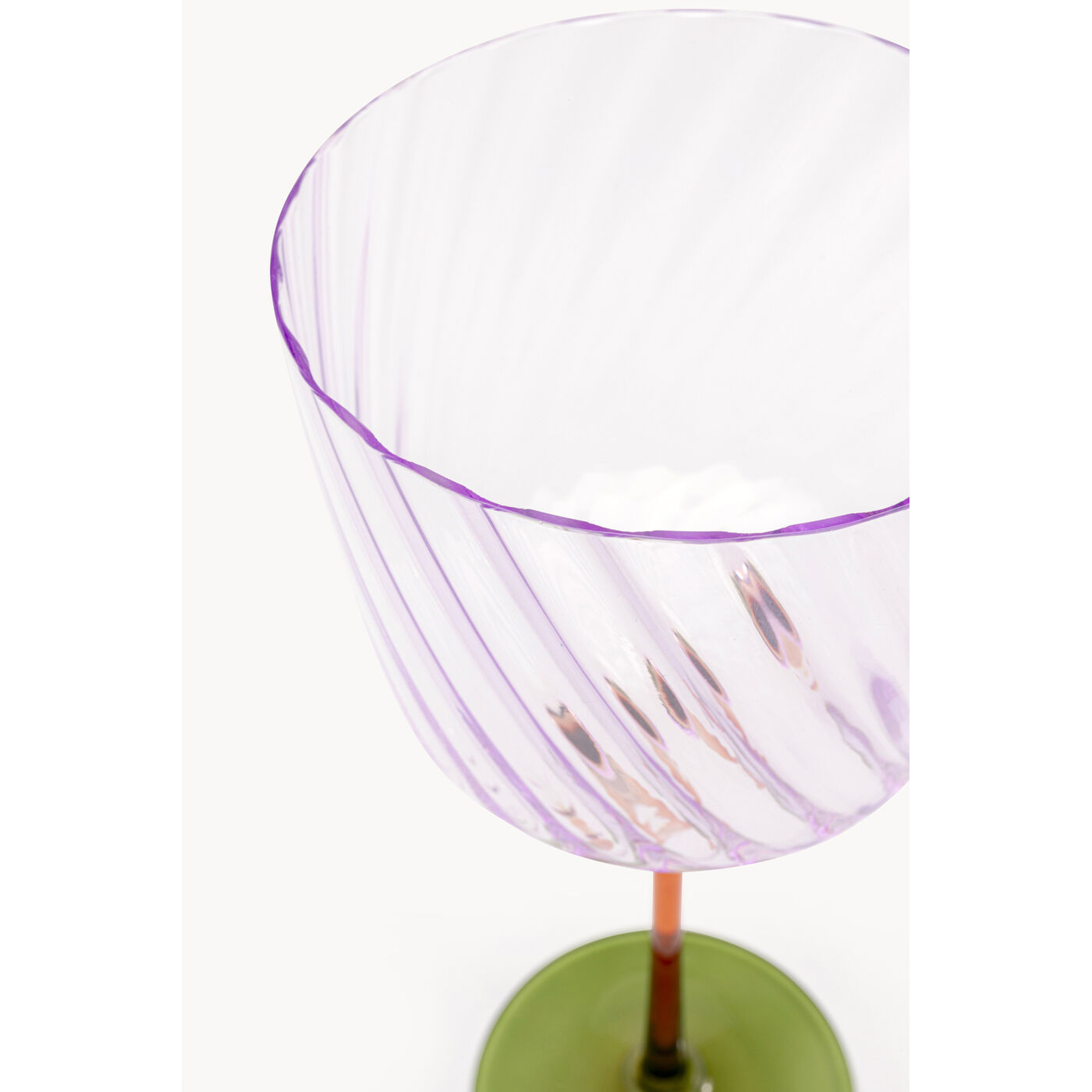 Бокал для вина Twist 22cm assorted
