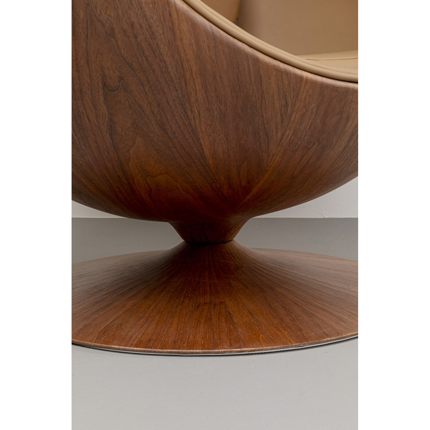 Кресло вращающееся Eye Ball Walnut