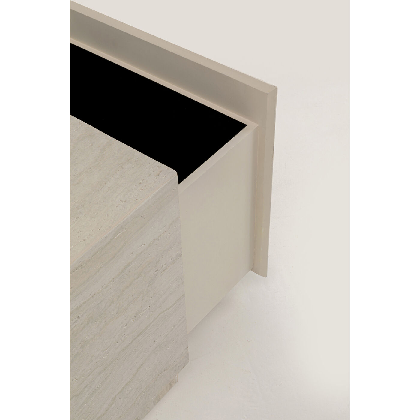 Стол кофейный Travertino Trunk 80x60cm