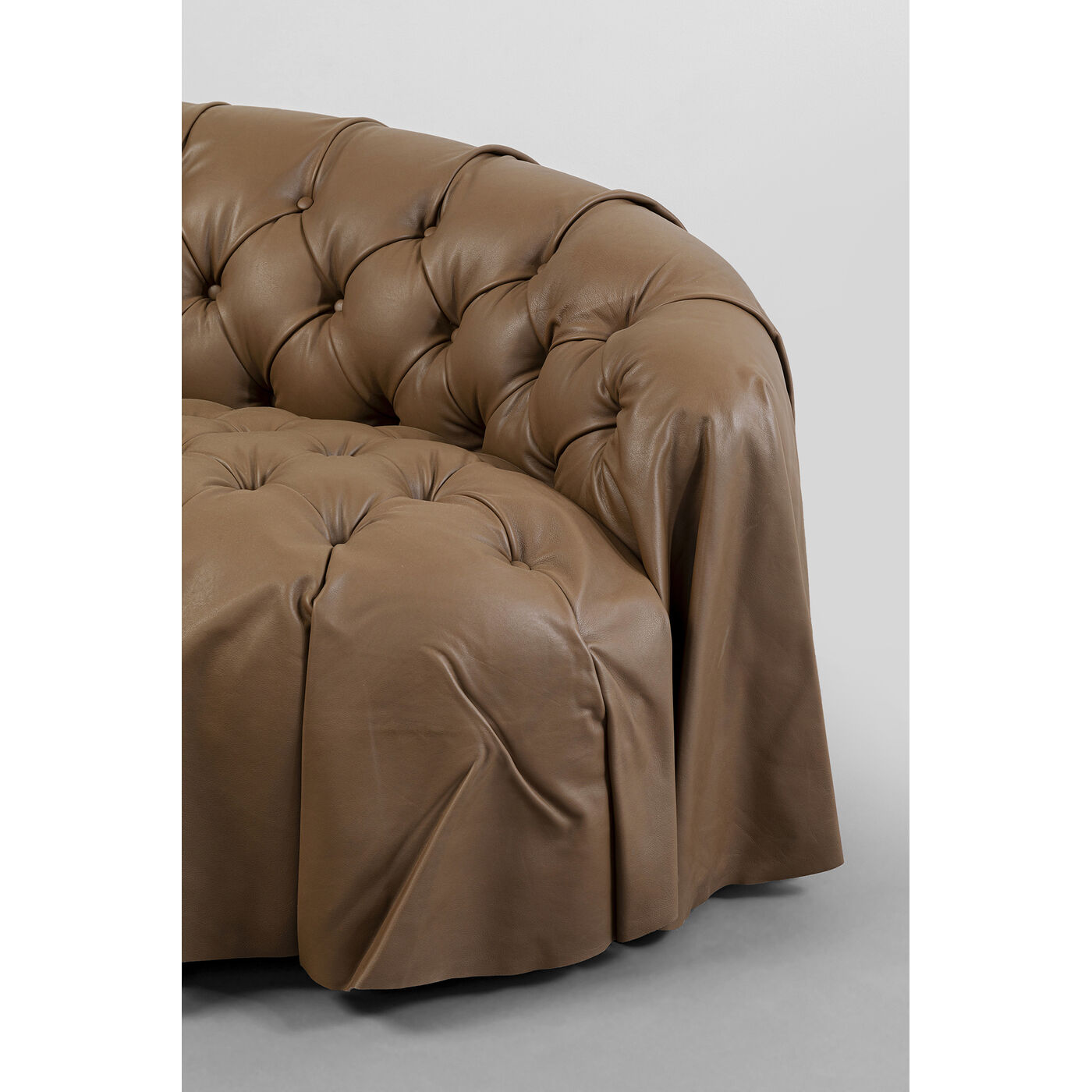 Диван трехместный Drapes 226 см