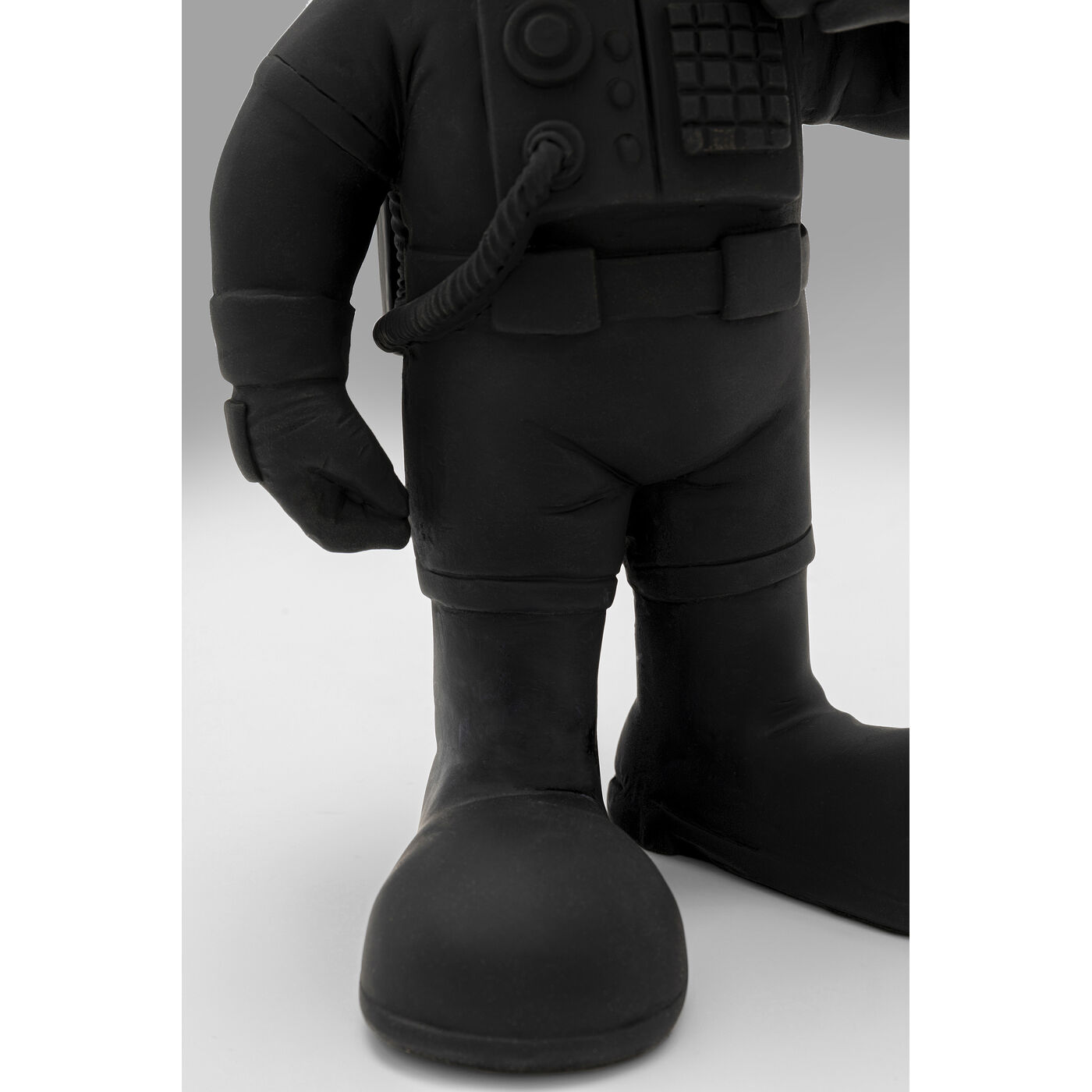 Фигура декоративная Welcome Astronaut Black 27 см