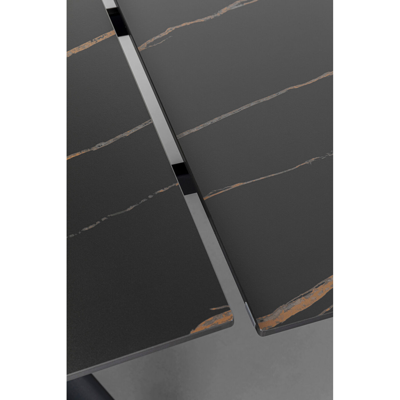 Стол обеденный раздвижной Xenia Black 140(30+30)x80 см